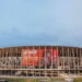 Com banner gigante na Arena BRB Mané Garrincha, Budweiser celebra a chegada de Bruno Mars em Brasília