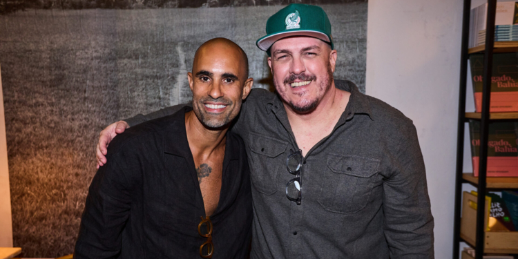 Lançamento do livro “Obrigado, Bahia”, de Bruno Stuckert, movimenta Platô Livraria