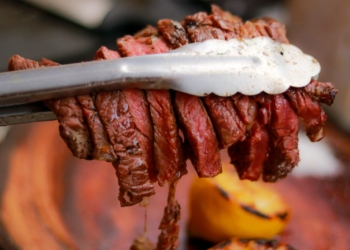 Churrasco Lab: Chefs do churrasco mundial desembarcam em Brasília para imersão gastronômica gratuita