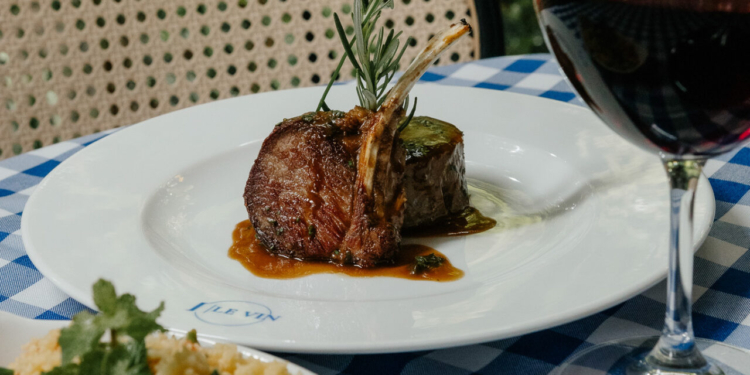 Jantar harmonizado no Le Vin reúne chef Márcio do restaurante, chef Guillaume do La Boulangerie e vinhos Ercoara