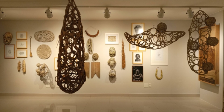 Carlos Lin e Renata Azambuja participam de conversa aberta ao público na Referência Galeria de Arte