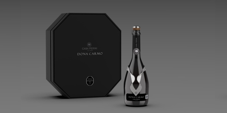 Casa Perini lança espumante com cristais Swarovski em homenagem à Maria do Carmo