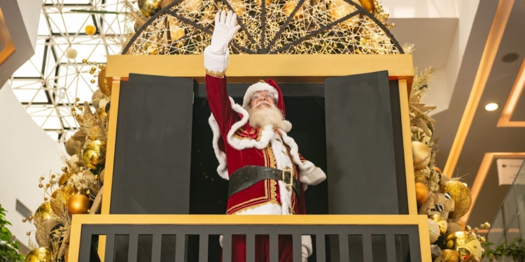 Brasília Shopping recebe Natal inspirado em decorações londrinas com sorteios