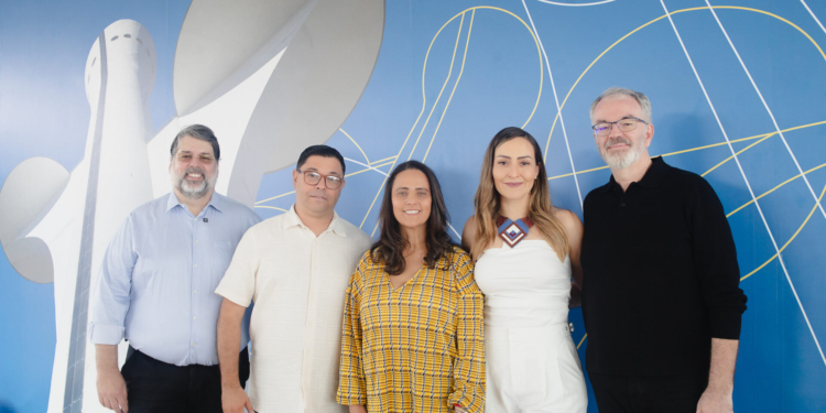 ADEGRAF celebra posse da nova diretoria e entrega da identidade visual da Torre Flor do Cerrado
