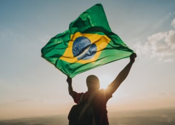 2025 será um ano melhor para os brasileiros? As previsões astrológicas revelam!