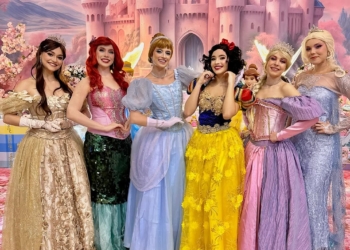 Reino Encantado: experiência teatral e gastronômica une magia Disney, pratos criativos e interatividade em Brasília