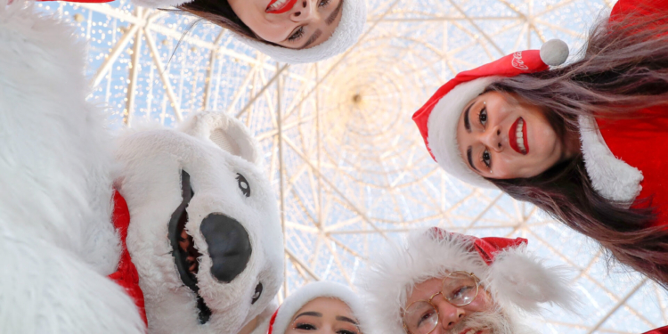 Tradicional Caravana Coca-Cola retorna ao TGS para um Natal cheio de magia