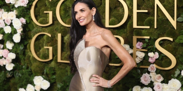 Tapete Vermelho: celebridades brilham na chegada do Globo de Ouro 2025