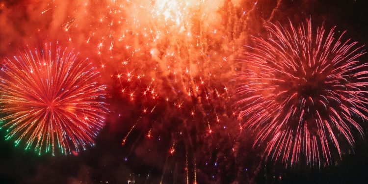 Com ingressos esgotados, restaurantes do Pontão celebraram a chegada de 2025