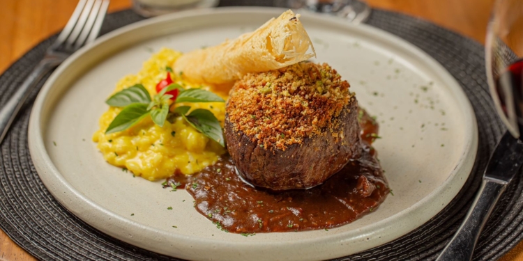 Happy hour com sugestões convidativas e últimos dias para saborear o prato especial do mês do Grupo Santé