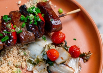 Zé Torresmo comemora um ano e traz novidades no cardápio 