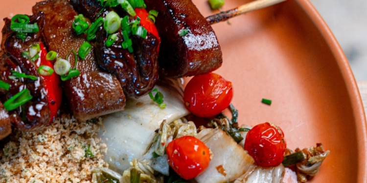 Zé Torresmo comemora um ano e traz novidades no cardápio 