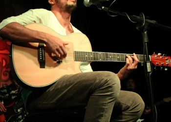 Floor encerra janeiro com banda Salve Jorge e Projeto Criolina