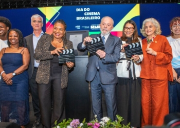 Ministra da Cultura, Margareth Menezes, escreve artigo elogiando o cinema brasileiro