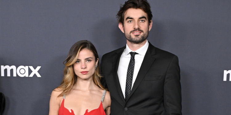 Giulia Be e Connor Kennedy anunciam casamento no Brasil