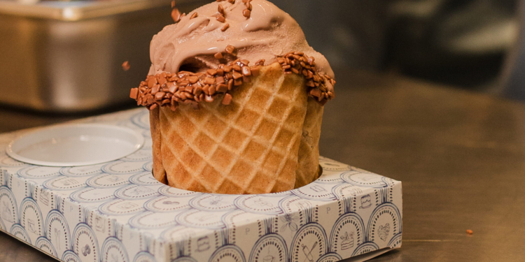 Mané Mercado recebe em primeira mão os novos gelatos Perdomo