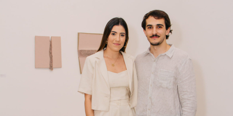 Casal de arquitetos desembarcam na DW! em São Paulo. Felipe Zorzeto lança a Poltrona ZÉ
