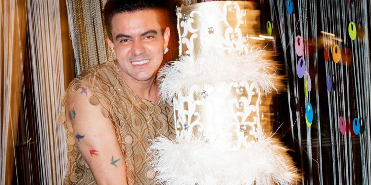 Tiago Correia celebra 40 anos com festa de Carnaval no Gran Bier