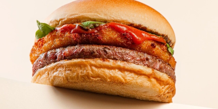 T.T. Burger lança o T.T. À Parmegiana, novidade que busca homenagear prato clássico da gastronomia