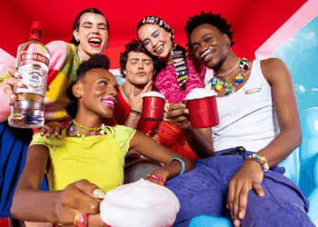 No Lollapalooza Brasil 2025, Smirnoff será a primeira marca a servir drinks sem álcool no festival