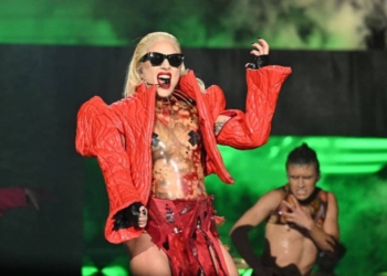 Fãs de Lady Gaga terão chance de assistir ao show em Copacabana na área exclusiva de Corona, patrocinadora master do evento