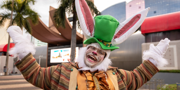 Coelho da Páscoa desembarca no Brasília Shopping com doce programação