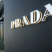 Prada compra Versace por US$ 1,4 bilhão e forma um gigante do luxo italiano