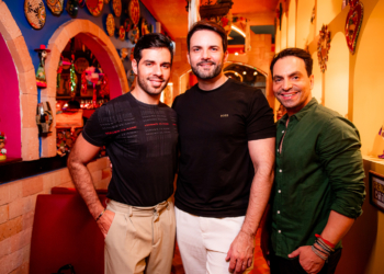 Relações Públicas César Pimentel comemora aniversário no mexicano El Paso