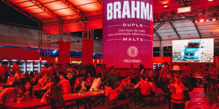 Camarote Brahma leva experiência exclusiva à Pecuária de Goiânia 2025