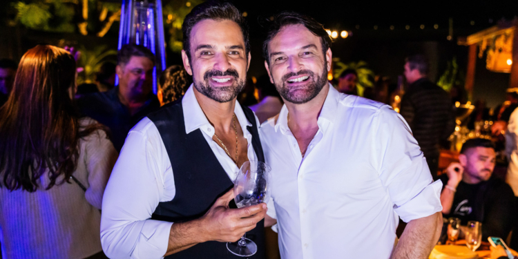 Ricardo e Marcos Azevedo comemoram aniversário em duas festas assinadas pela dupla