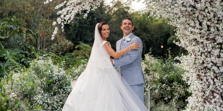 Isis Valverde e Marcus Buaiz se casam em cerimônia para família e amigos no interior de São Paulo