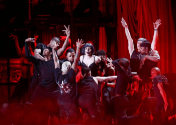 Assista o show! Lady Gaga faz história em Copacabana com show para 2,1 milhões de pessoas