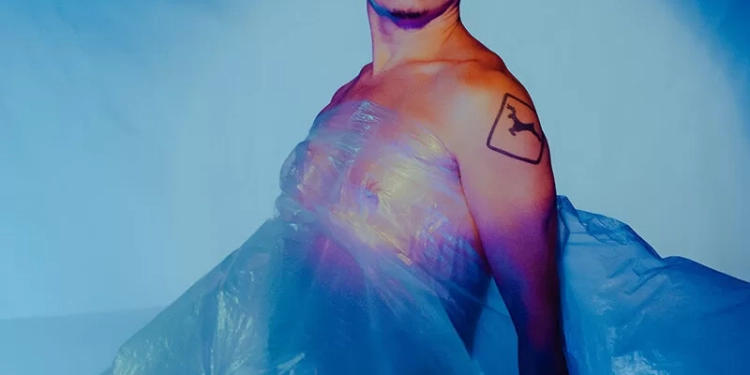 Caixa Cultural recebe Silvero Pereira no solo teatral “Pequeno Monstro”