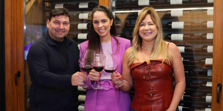Casapark Prime reúne arquitetos e designers de interiores para degustação de vinhos em evento temático