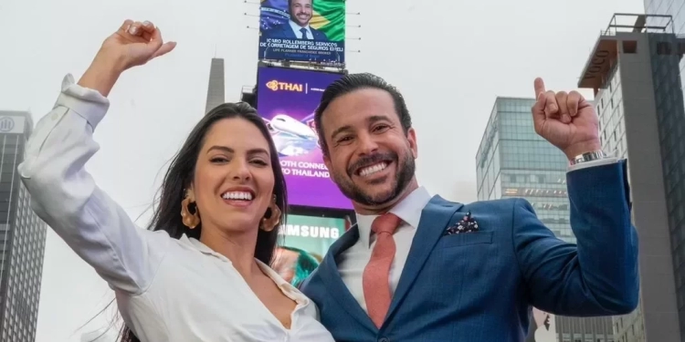 Pela segunda vez empresário brasiliense Ícaro Rollemberg tem imagem projetada no topo da Times Square