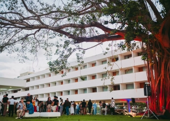 Sunset: Dane-se homenageia Brasília Palace Hotel em nova coleção à beira do Lago Paranoá