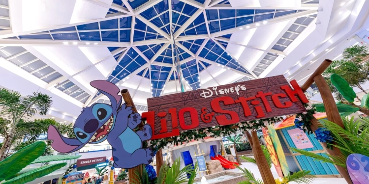 Lilo & Stitch desembarca na Praça Central do ParkShopping com muitas aventuras para os dias de férias
