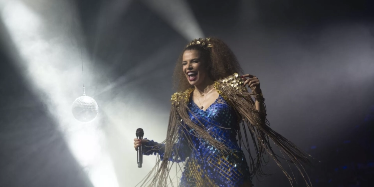 Vanessa da Mata, Natiruts, Pabllo Vittar, Joelma e João Gomes agitam o fim de semana do Na Praia Festrival