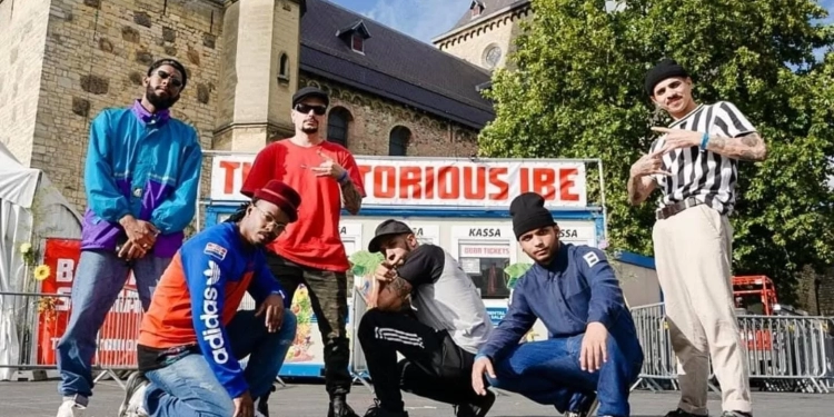 Encontro vibrante entre música e arte urbana: KL Jay comanda o encerramento do Festival Vulica em Brasília