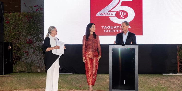 Taguatinga Shopping celebra 25 anos com instalação artística inédita de mais de 200 m² na fachada principal