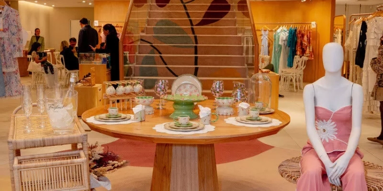 PatBO celebra coleção de casa em parceria com Marô Antunes