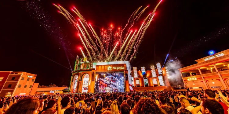 De Alceu Valença a Zé Neto & Cristiano:MPB e sertanejo animam Na Praia Festival