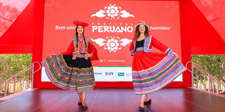 Festival Peruano 2025 reúne gastronomia assinada por Marco Espinoza, bazar com roupas típicas e artesanato
