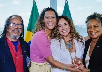 Ministra da Cultura participa de cerimônia que reconhece o Carnaval do Rio e cria o Dia Nacional da Axé Music