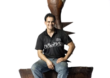 ESCULTÓRIAS: Poesias da Matéria de Leandro Gabriel