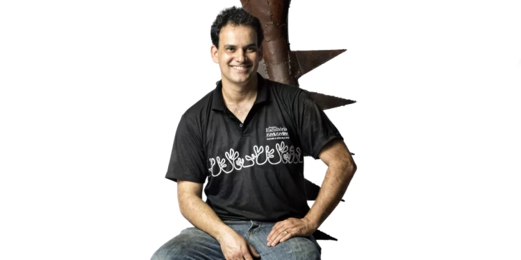 ESCULTÓRIAS: Poesias da Matéria de Leandro Gabriel