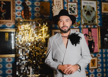 Gustavo Roccha celebra aniversário em festa badalada no restaurante Universal