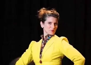 Espetáculo gratuito no Brasília Shopping dá voz a mulheres que marcaram a história no Brasil