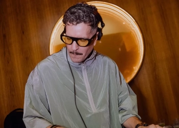 Encontro de Gerações no Pátio Brasil com carros clássicos superesportivos e área kids