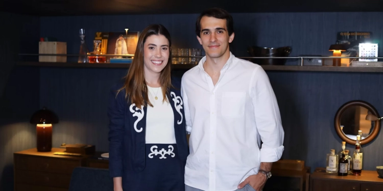 Elegância Atemporal: Marcella Schiavoni e Felipe Zorzeto assinam Lounge Bar BRB na CASACOR Brasília 2025